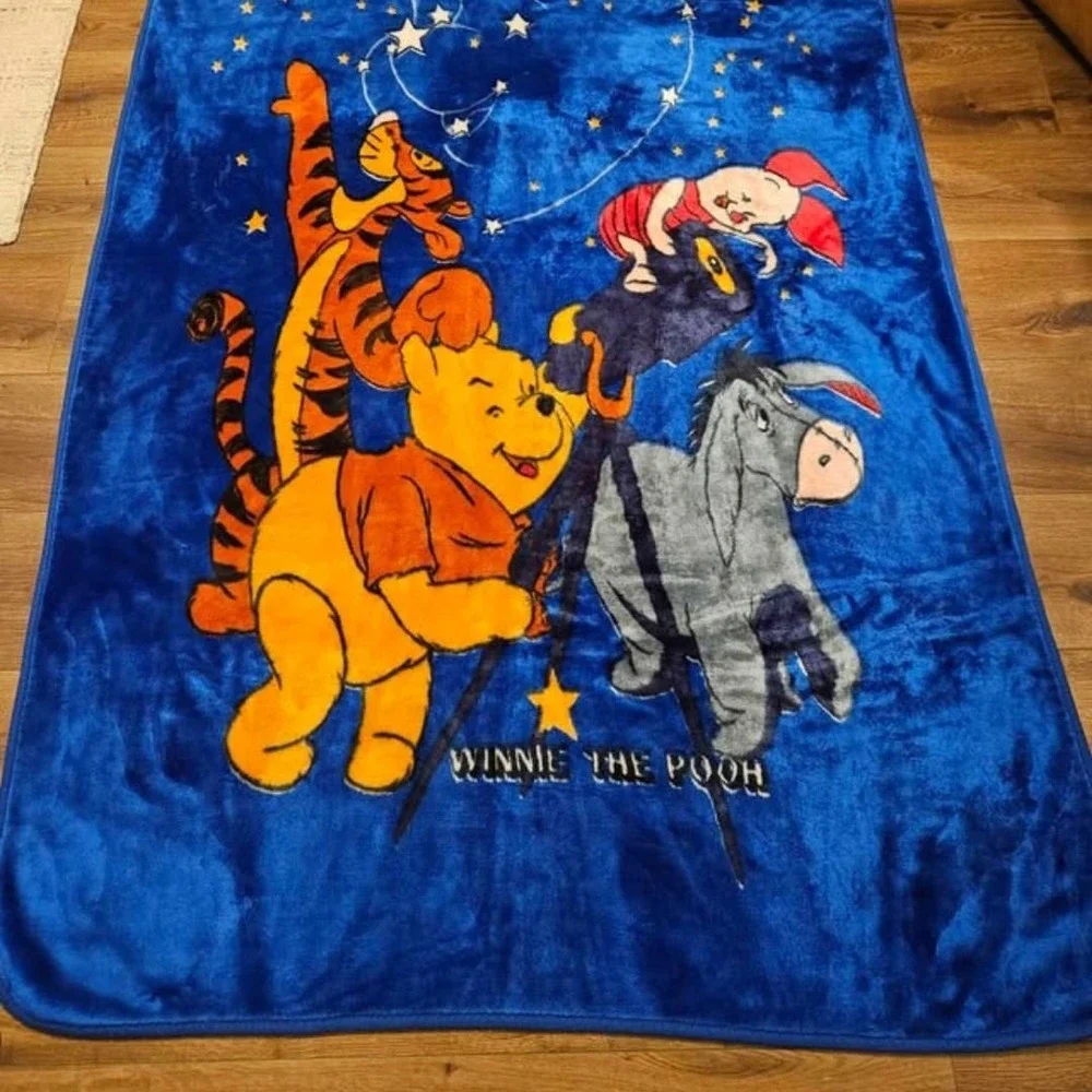 Vintage  Heavy Winnie the Pooh Stargazing with Friends Fleece Throw Blanket